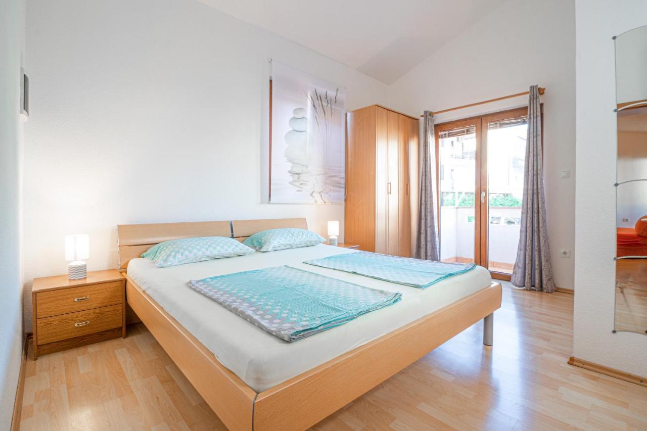 Apartments Dujmovic With Terrace Baška Exteriér fotografie