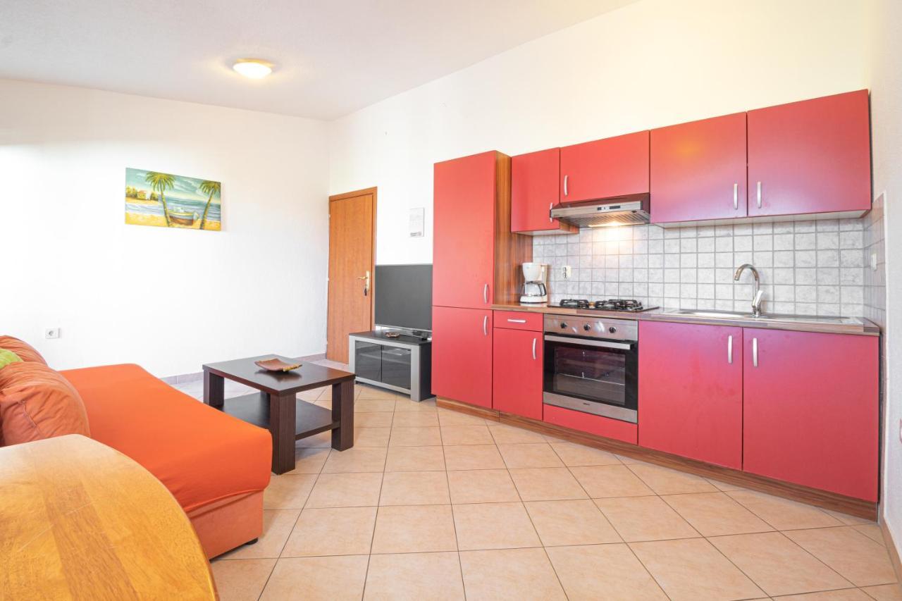 Apartments Dujmovic With Terrace Baška Exteriér fotografie